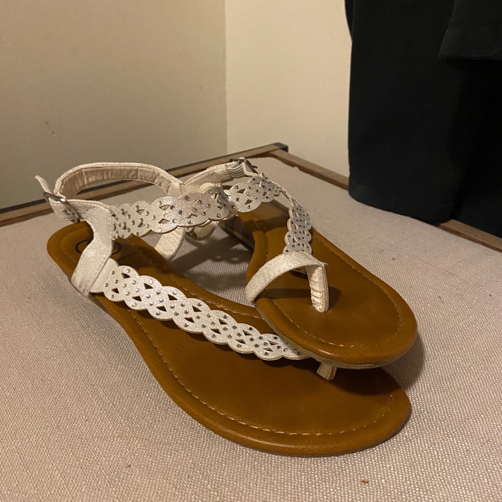 Women’s sandals